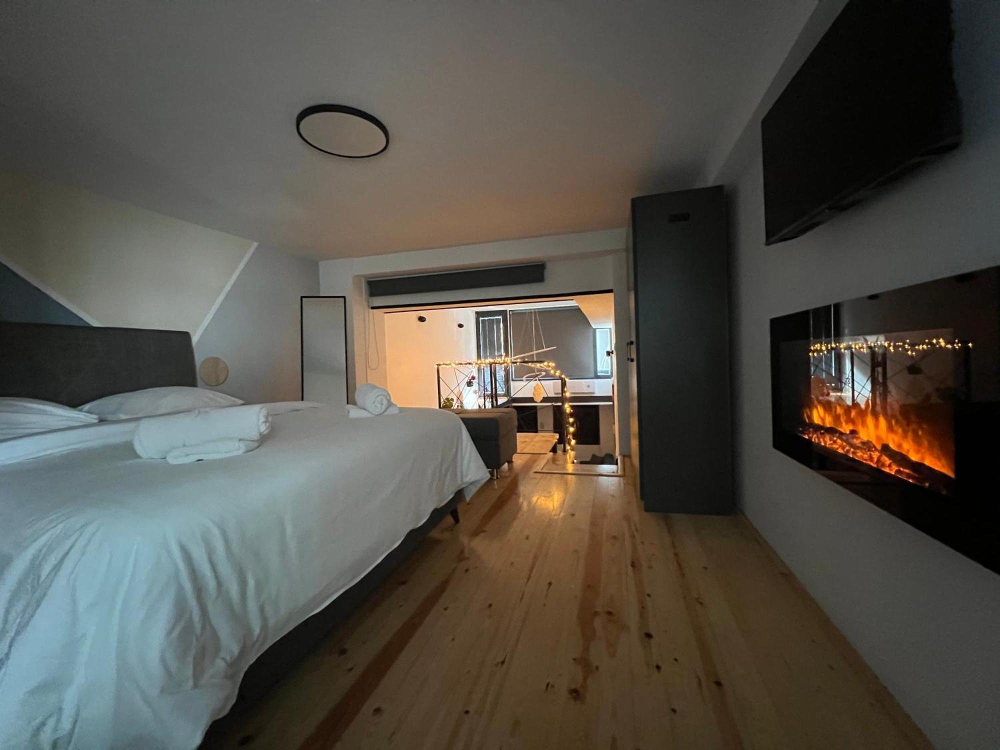 City Center Loft With Private Parking Кавала Экстерьер фото
